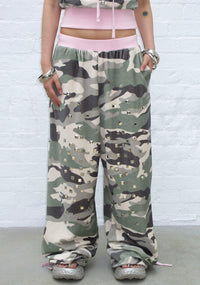 COLLIDE STUDDED VELOUR SWEATPANTS CAMO