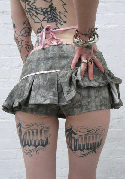 SPOILT PLEATED MICRO SKIRT TREE CAMO